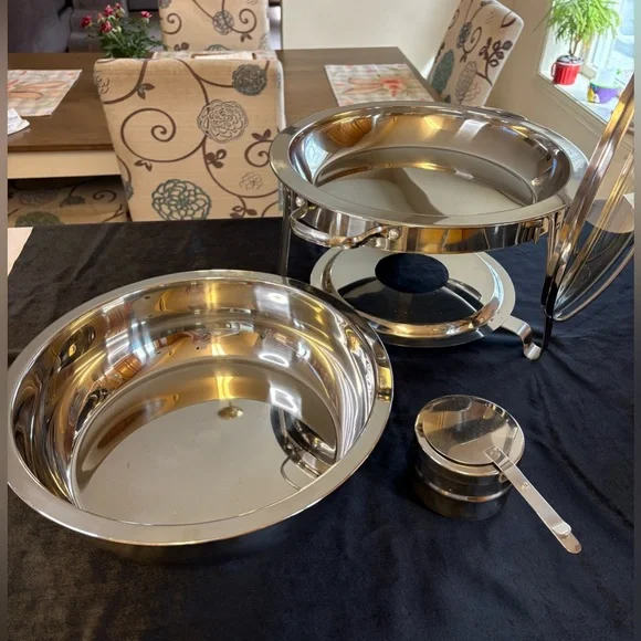 Stainless Steel Round Chafing Dish with Glass Lid - Silver - Picture 6 of 12